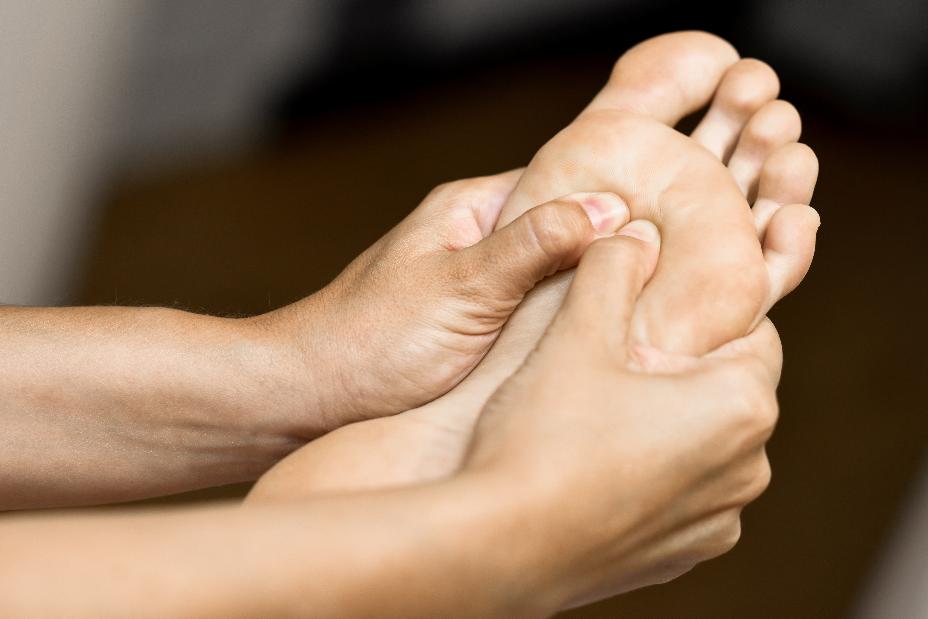 Knead a Back Foot Reflexology 